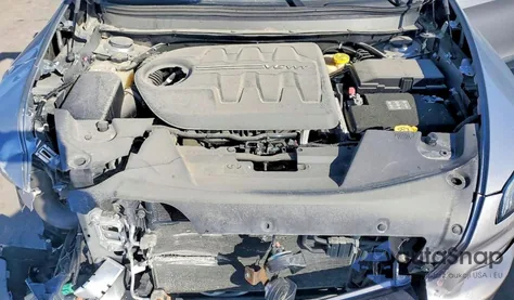 2016 Jeep Cherokee Latitude z USA, uszkodzony, nr VIN 1C4PJLCS9GW247311